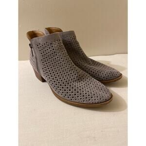 Lucky Brand Women's Size 8.5 Ankle Booties Grey Boots Suede‎ Leather Cut